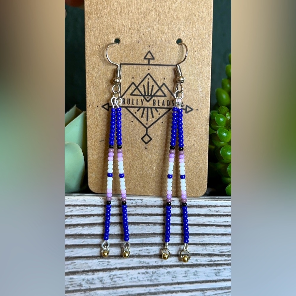 Handcrafted Navajo inspired seed bead earrings.